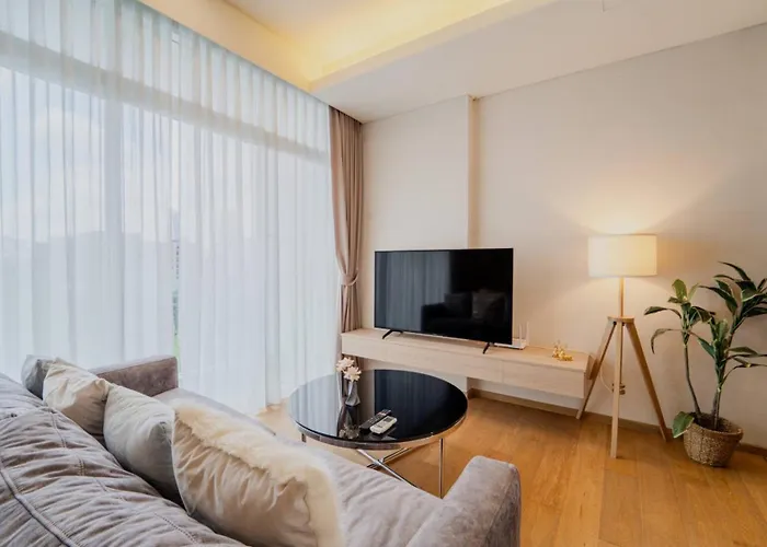 Panoramic 2br Ekkamai With Infinity Pool 3*