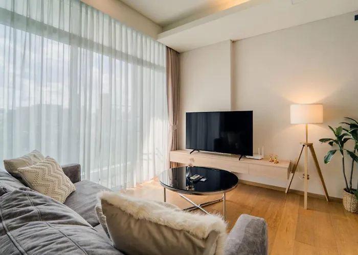 Panoramic 2br Ekkamai With Infinity Pool 3*